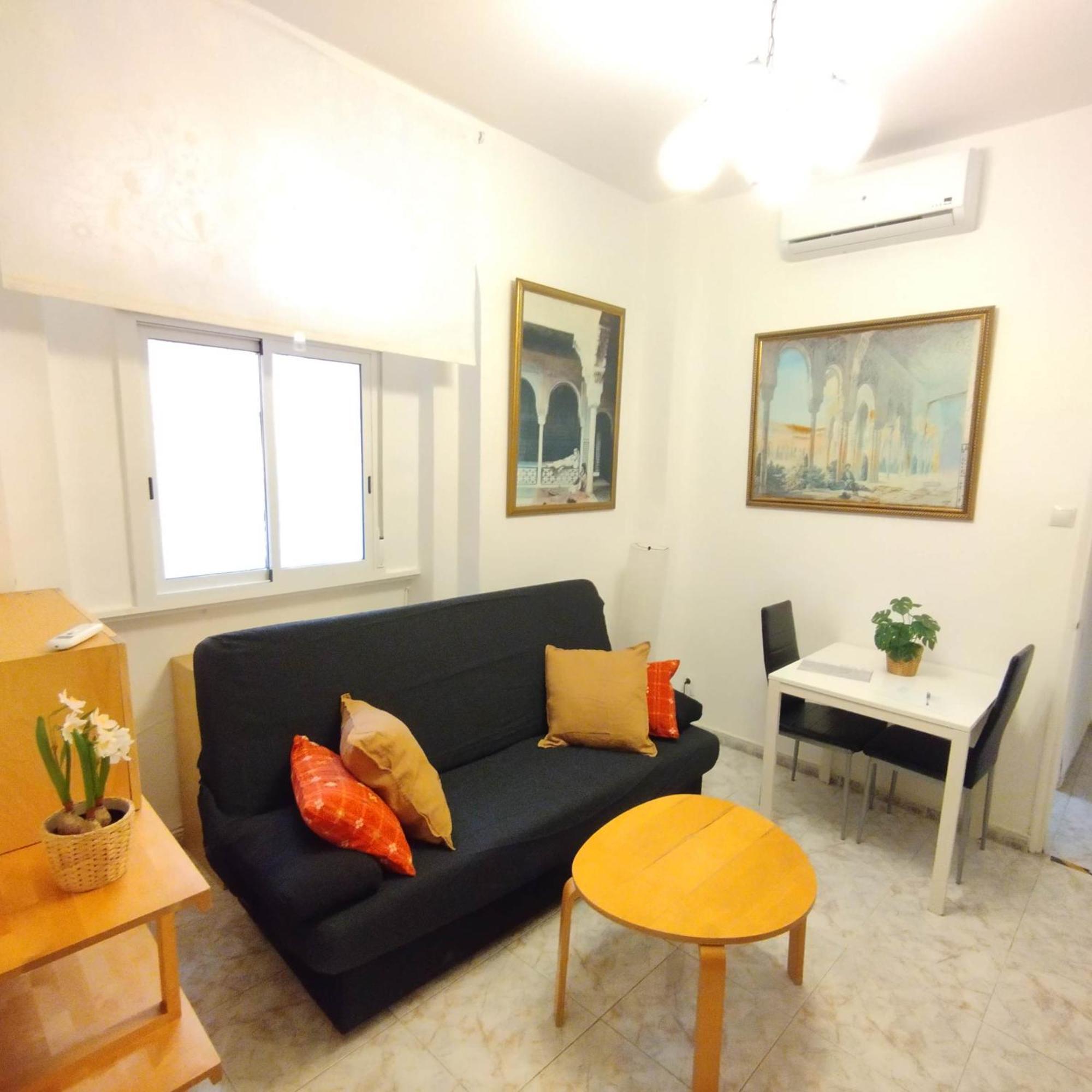 Piso En El Casco Antiguo Con Patio Privado *